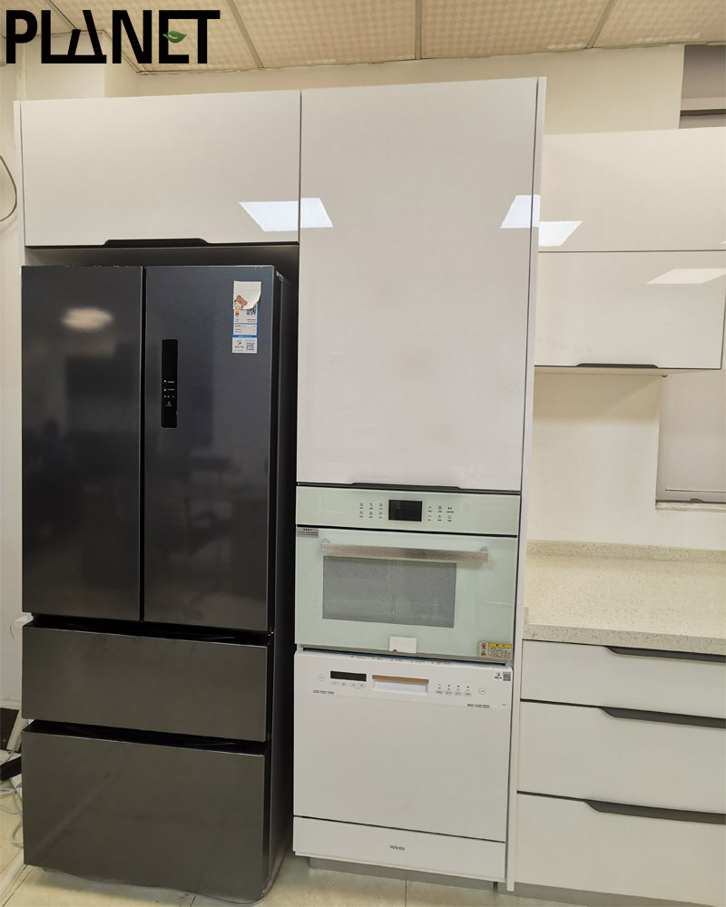 white modern kitchen appliances