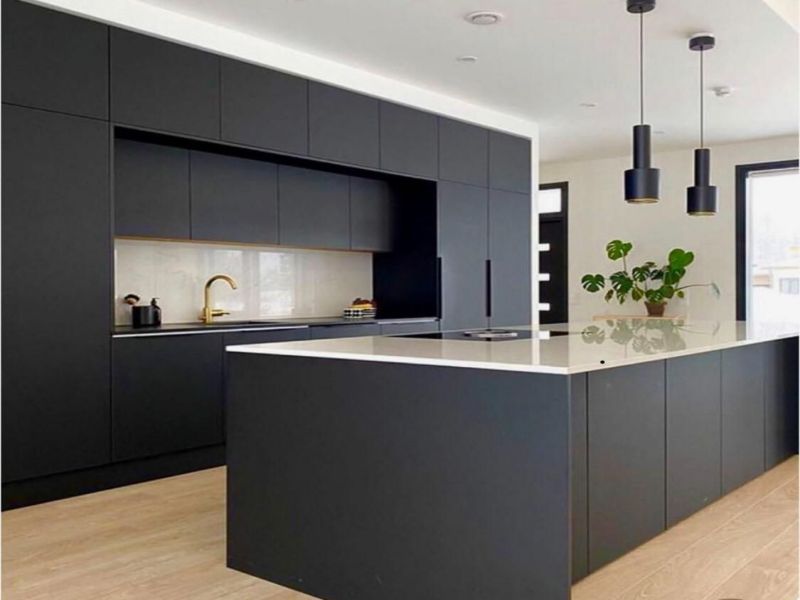 ¿Qué tipo de materiales son los tipos más comunes de gabinetes de cocina?