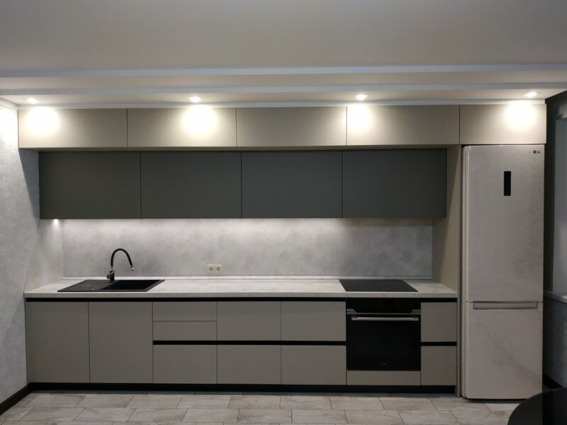 ¡El diseño de la cocina es amplio y práctico, y el estilo de decoración simple es el rey!